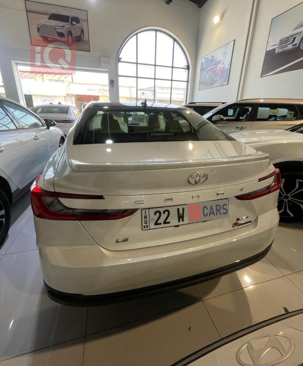 تۆیۆتا کامری